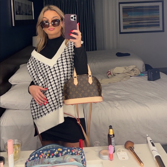 princess polly sweater vest - Picture 2 of 3